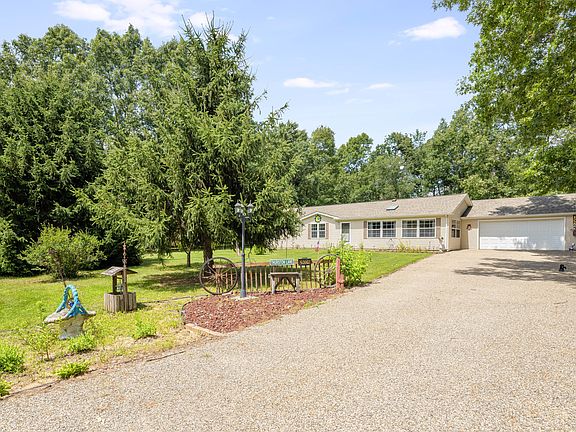 3rd image of 29336 Woodlyn Dr