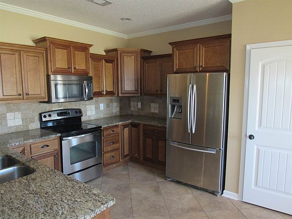 5th image of 90 Glen Arbor Ln