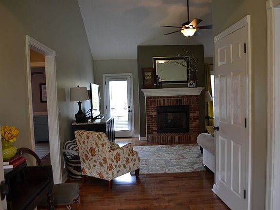 2nd image of 51 Cambridge Pl