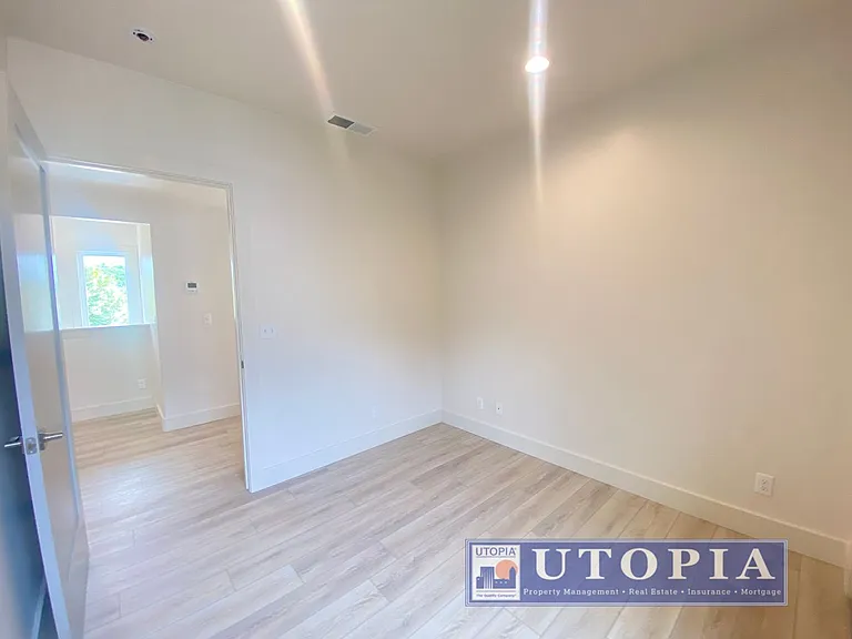448 May Ave #4 — Photo 13