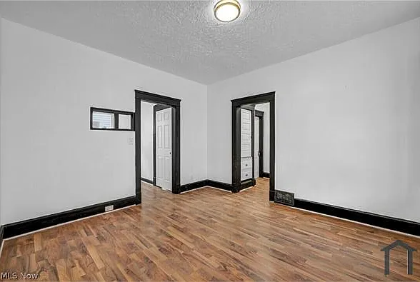 3 bed, $1,350 — Photo 3
