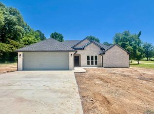 2626 Lois Dr, Longview, TX 75605
