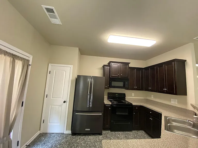644 Oakside Pl — Photo 8