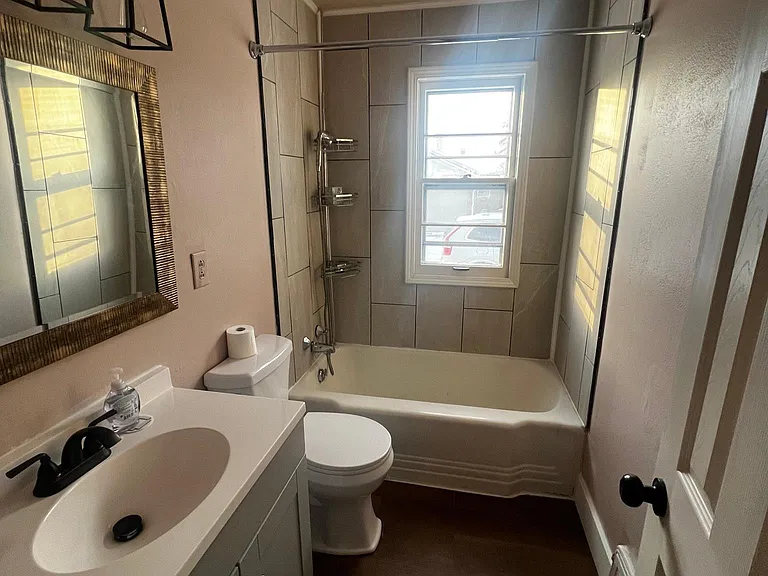 1248 Lewis Ave — Photo 4