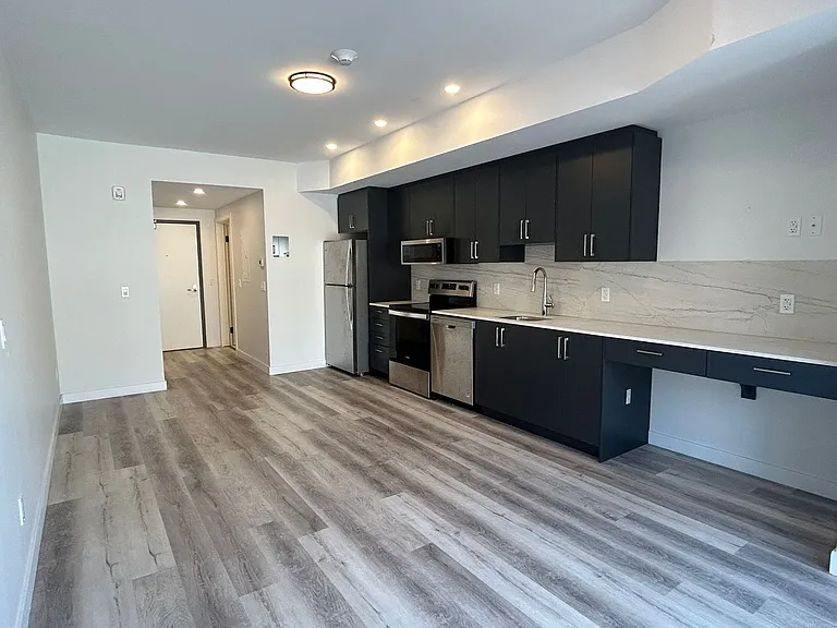 177 Armstrong St #304 — Photo 41
