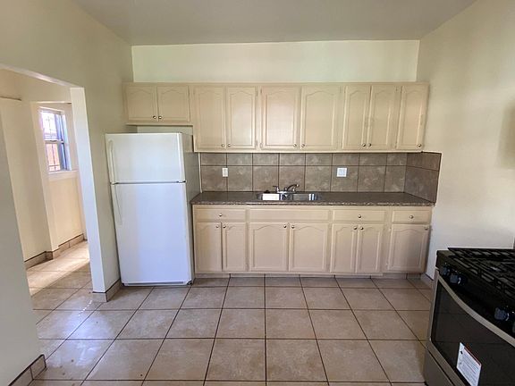 2nd image of 188 W 41st St #188