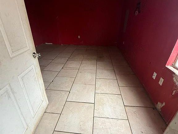 3rd image of 414 SE 24th St