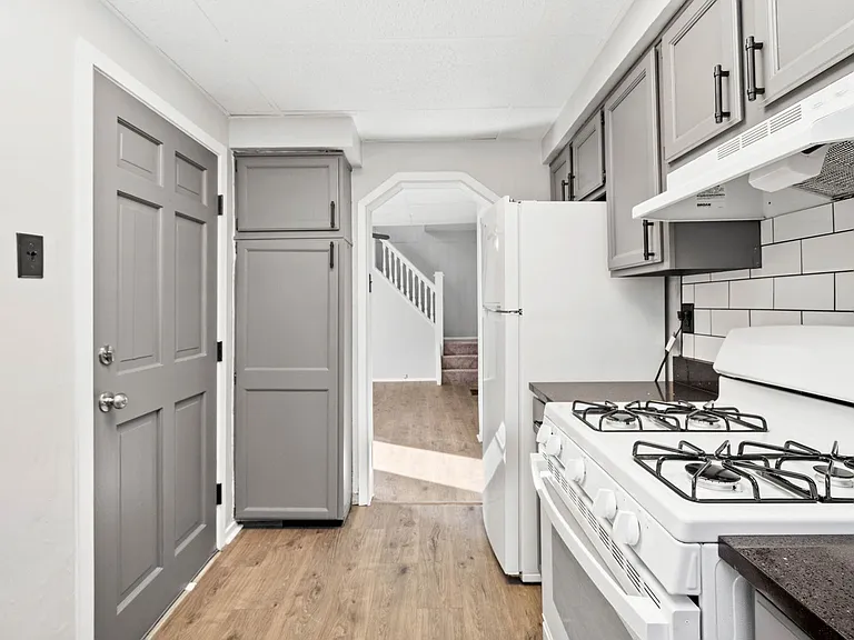Realty Avenue Townhomes — Photo 12