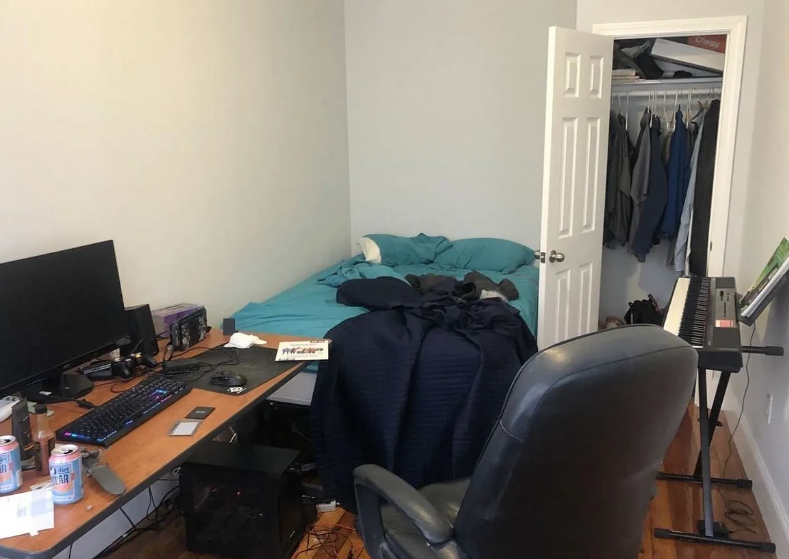 4 bed, 9999 sqft, $4,300 — Photo 4