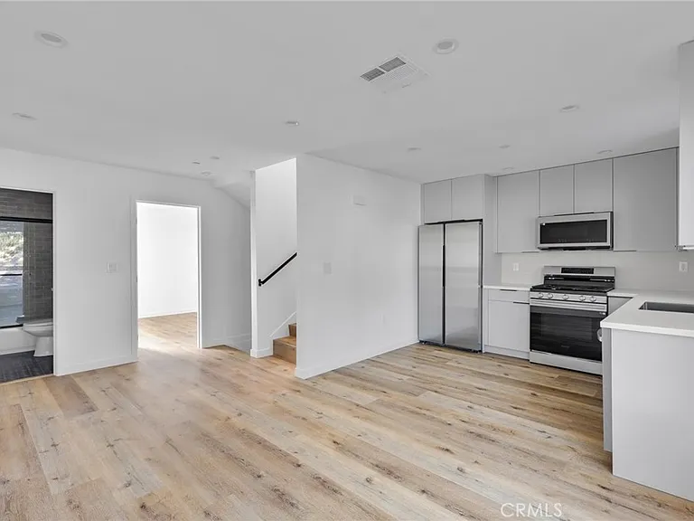 1736 Carmona Ave #A — Photo 2