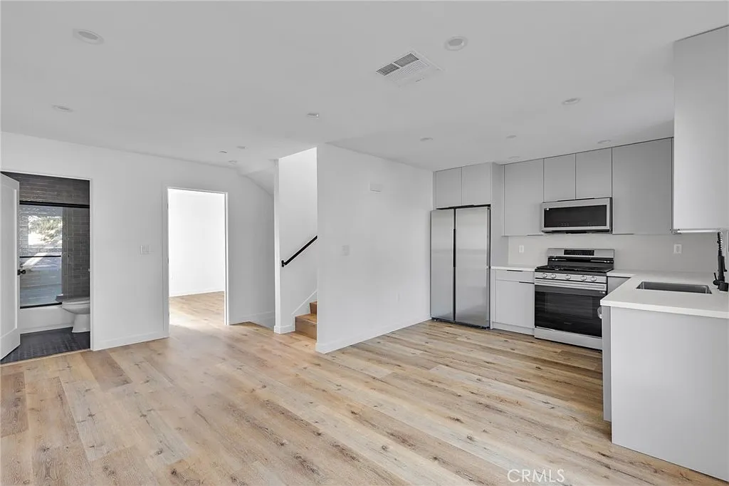 Building Photo - 1736 Carmona Ave #A