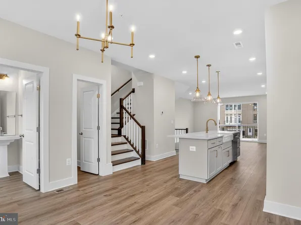 2710 Light St, Baltimore, MD 21230