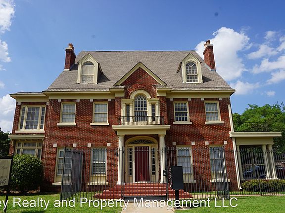 4th image of 701 NE 15th St APT 9