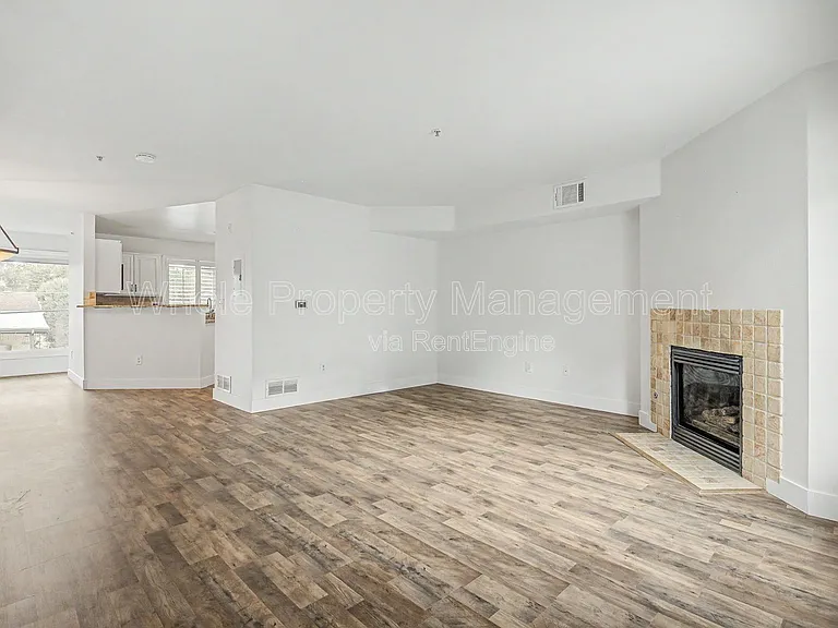 1330 S Monaco Street Pkwy #6 — Photo 3