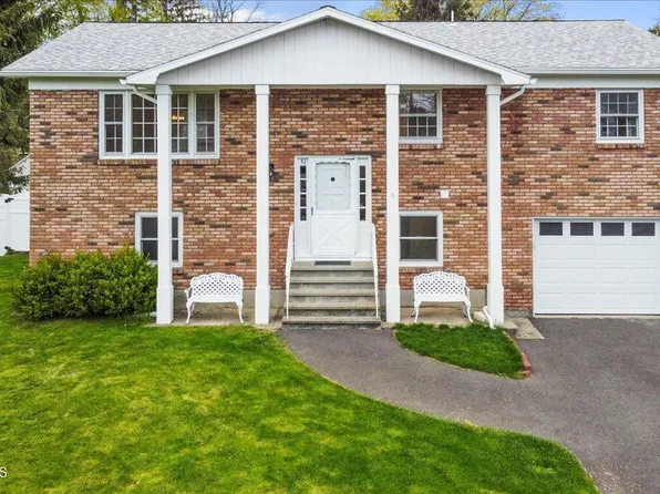 51 Fairlawn Drive, Latham, NY 12110