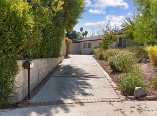 23312 Ostronic Dr, Woodland Hills, CA 91367