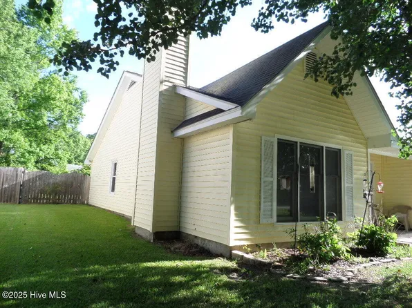 222 Rivershore Drive, New Bern, NC 28560