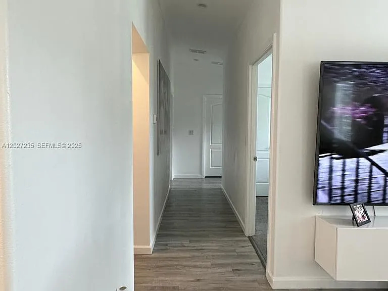725 N Willow St — Photo 10
