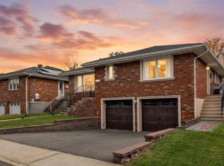 1068 Fairview Ln, Fort Lee, NJ 07024