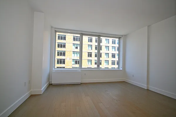 Rented by Red Apple Group | media 25