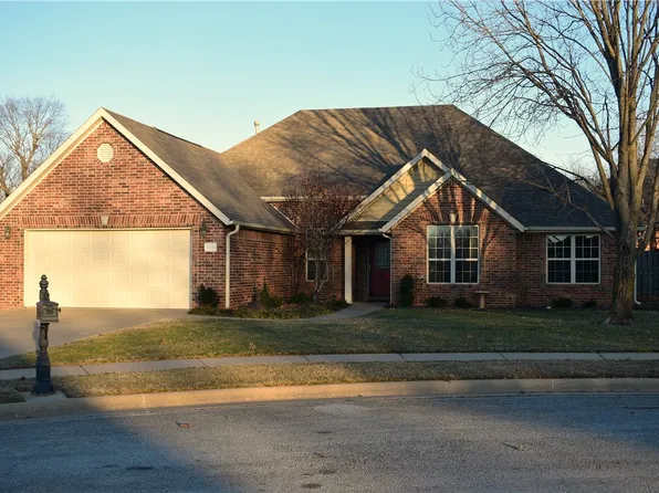 1770 N Colony Way, Fayetteville, AR 72704