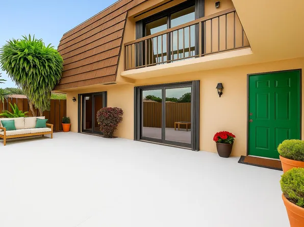 9 Atrium Circle #A, Atlantis, FL 33462