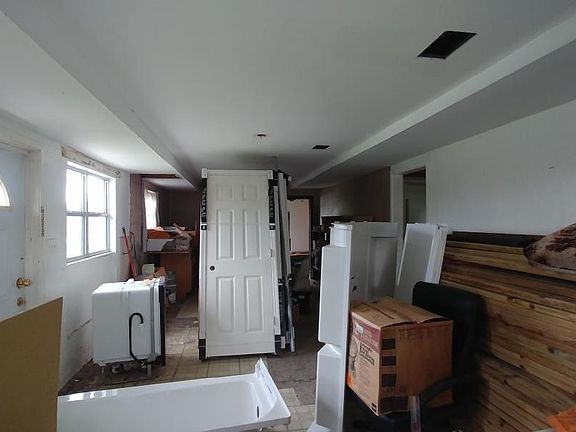 3rd image of 1702 Juanita Ave