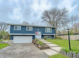 5808 Westview Ln, Lisle, IL 60532