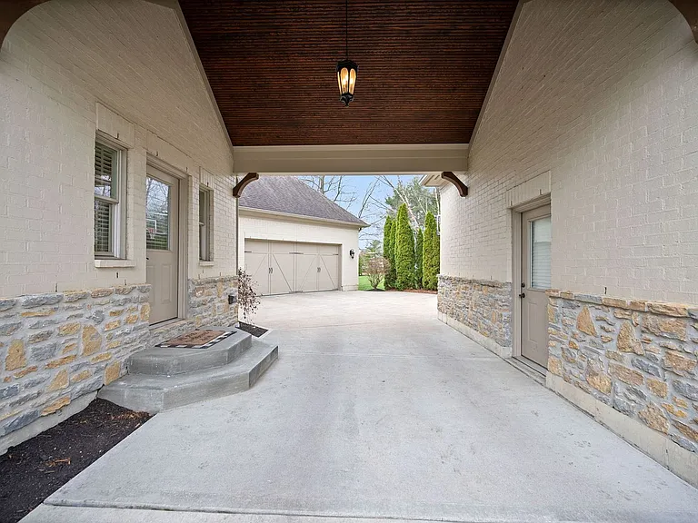 7715 Cathedral Hill Dr — Photo 73