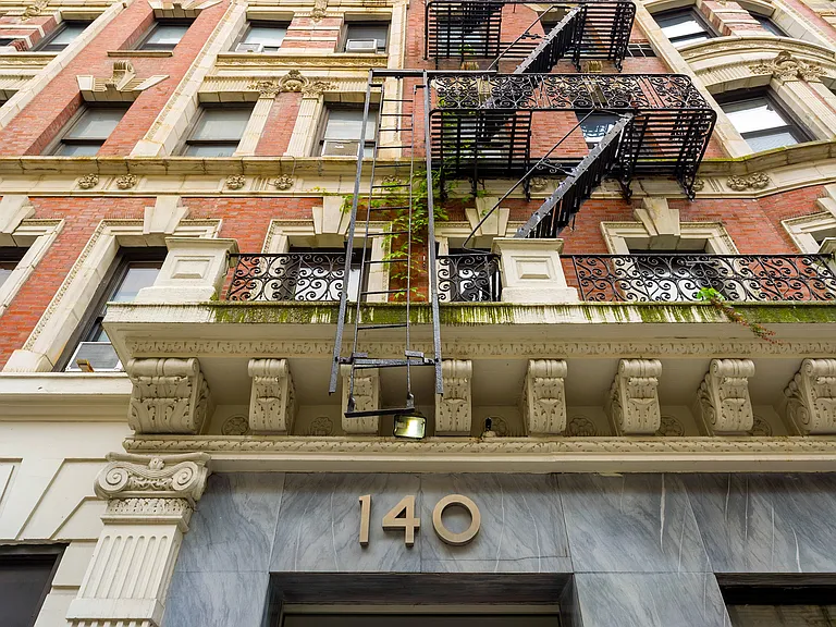 140 E 17th St #26 — Photo 9