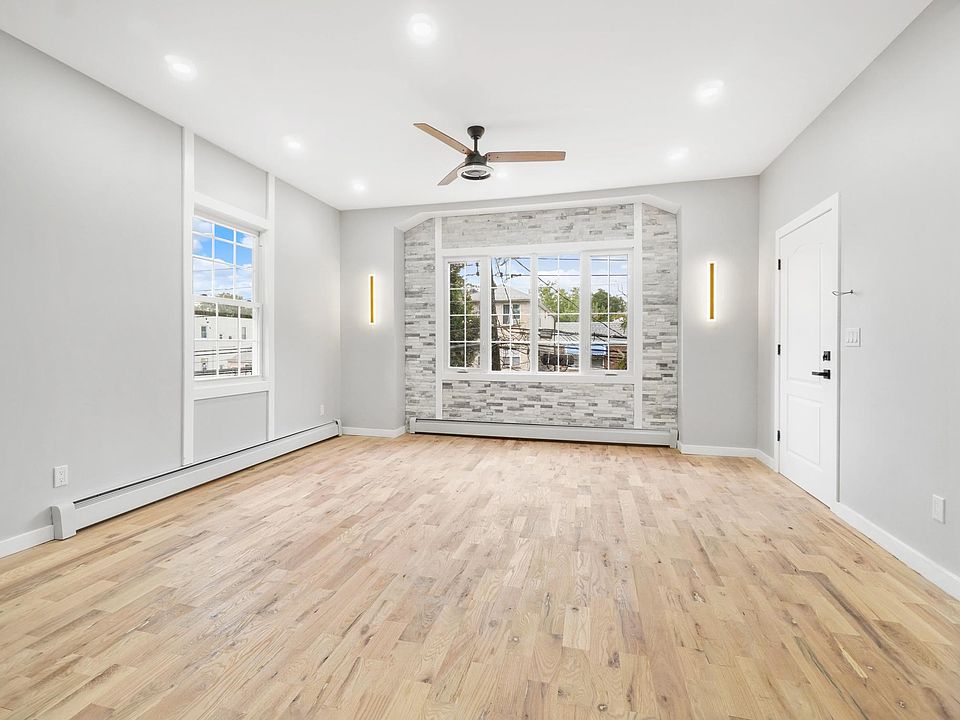 2nd image of 948 E 163rd St #2B