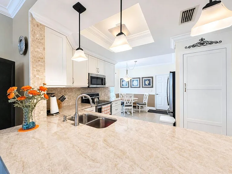 752 Wiggins Lake Dr #102 — Photo 10
