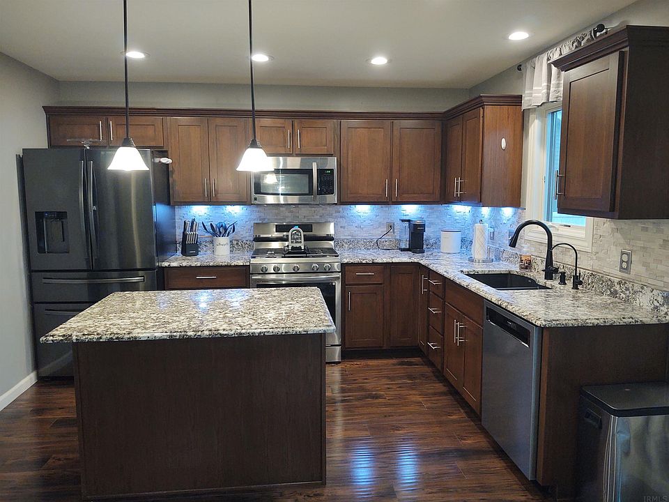 105 Cameron Dr, Wakarusa, IN 46573 MLS 202313467 Zillow