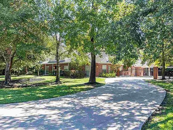 3rd image of 5800 Lexington Cir