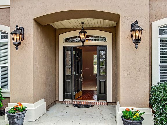 2nd image of 2704 Caldar Ct