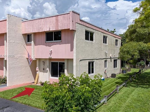 4th image of 7911 SW 7th Pl