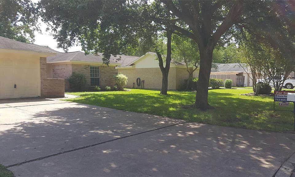 1st image of 1934 Myrna Ln