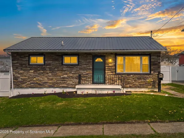 2001 Rigg St, Dunmore, PA 18512