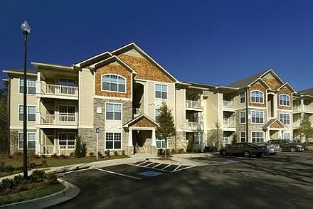 2nd image of 11311 Skyline Ln NE