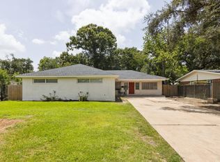 1606 Oaks Dr, Pasadena, TX 77502