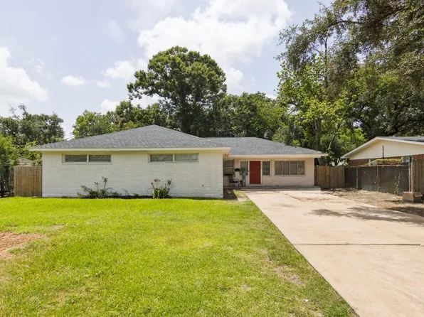 1606 Oaks Dr, Pasadena, TX 77502