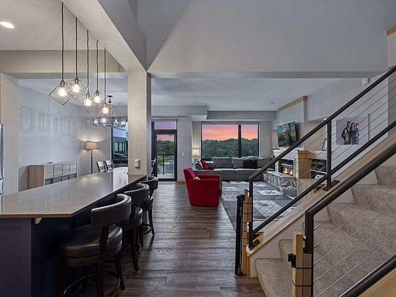 3rd image of 256 Spring St Unit 413