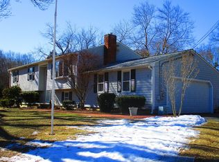 5 W Hill Ct, North Kingstown, RI 02852