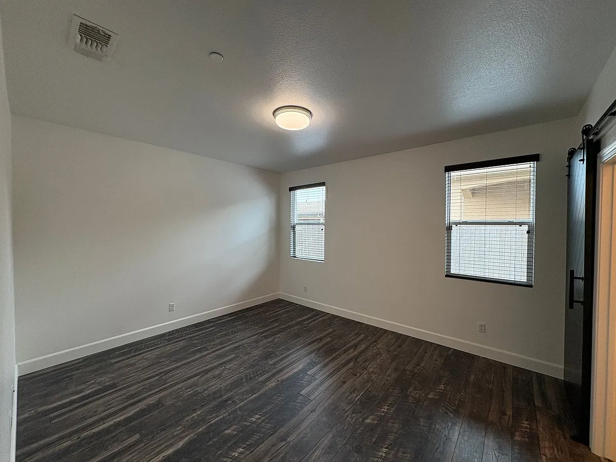 Building Photo - 3017 Bora Ave
