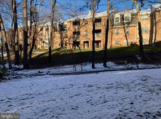 5906 Cove Landing Rd APT 101, Burke, VA 22015