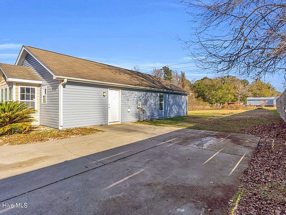 4th image of 9564 Holly Hills Drive NE