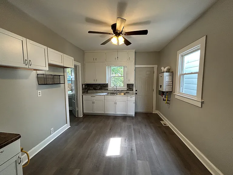 703 E Tennessee St — Photo 5
