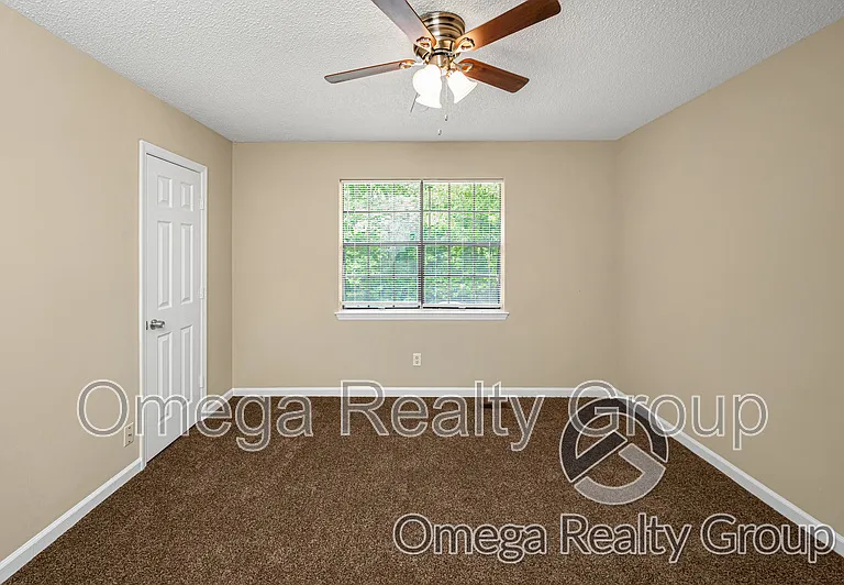 2109 Whetstone Ct — Photo 24