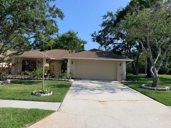 2282 Heron Cir, Clearwater, FL 33762