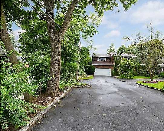 2nd image of 3 Patricia Ln